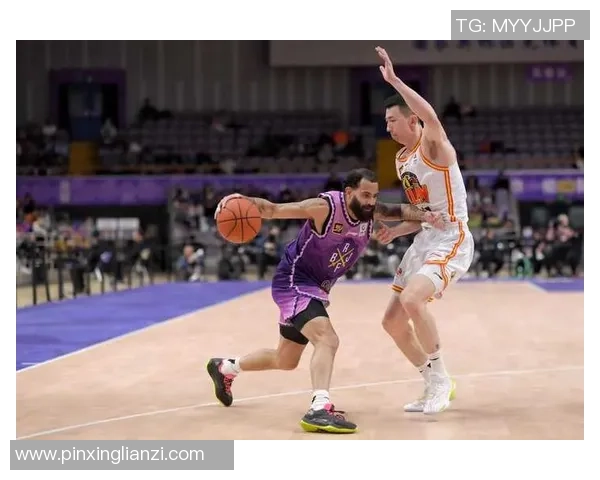 赛后分析：杭州篮球队与重庆篮球队的战术意识与表现对比