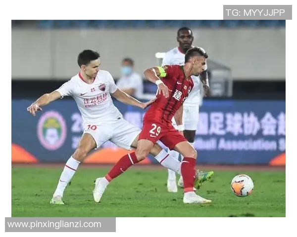 重庆与深圳足球队耐力较量赛后分析与总结 重庆与深圳足球队耐力较量赛后分析与总结