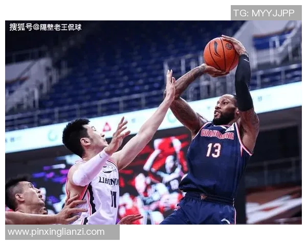 重庆篮球队与武汉篮球队赛后复盘个人能力分析与表现对比