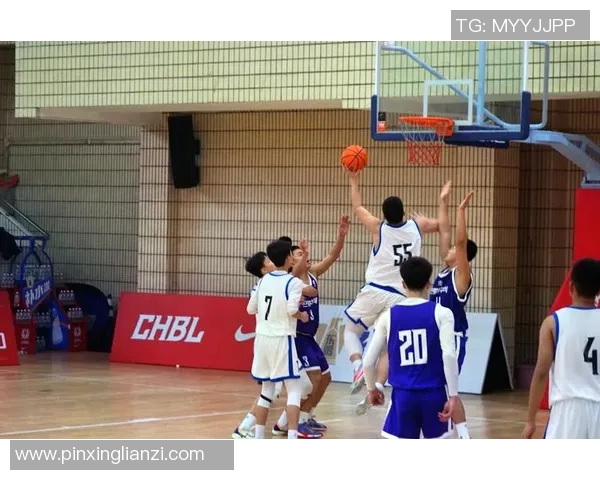 重庆篮球队防反体系解析:高效防守与快速反击的完美结合 重庆篮球队防反体系解析:高效防守与快速反击的完美结合