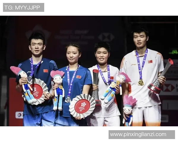 重庆羽毛球队在世界锦标赛中的默契配合与精彩表现分析