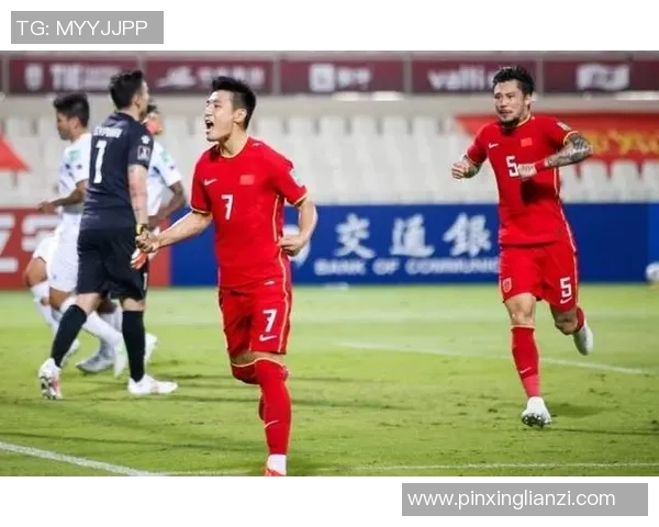 重庆足球队与北京足球队赛后状态分析与复盘总结