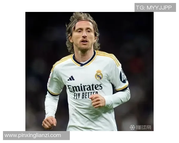 足球明星精彩瞬间慢动作解析图集展现他们的非凡技艺与魅力