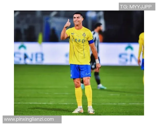 足球明星赛聚焦C罗精彩表现球迷热情高涨共庆足球盛宴 足球明星赛聚焦C罗精彩表现球迷热情高涨共庆足球盛宴