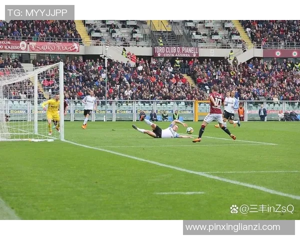 足球巨星们的霸气庆祝瞬间展现激情与荣耀的完美结合