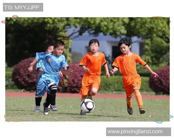 从贫困到荣耀足球明星们艰苦童年的奋斗历程与感人瞬间